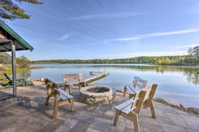 Lake Cabin in Honor with Hot Tub, Dock and Sauna!